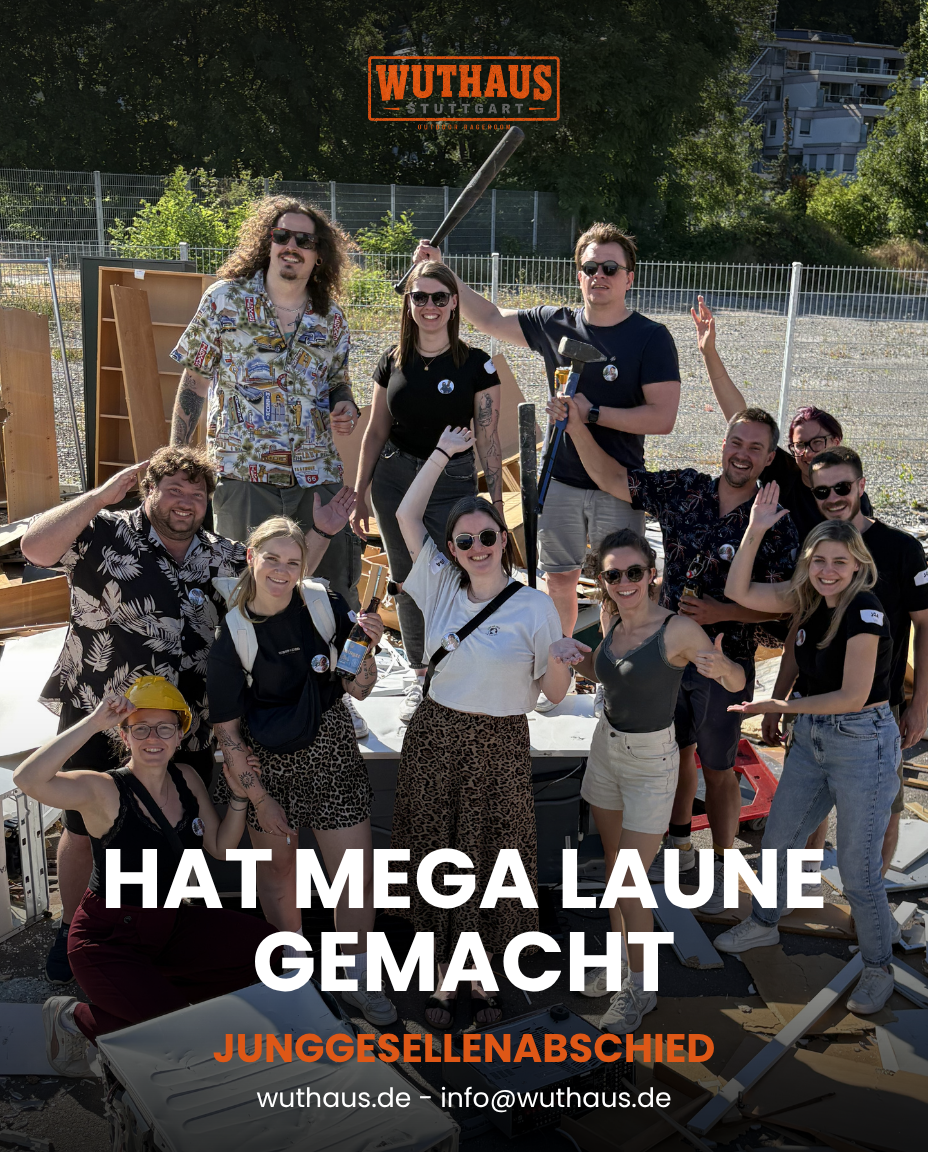 Gruppe beim Junggesellenabschied im Wuthaus Outdoor-Rageroom Stuttgart